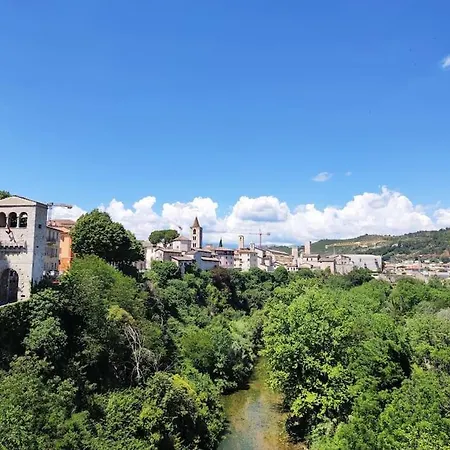 Residenza Della Baronessa 3bdr Charm Fronte Cinema شقة