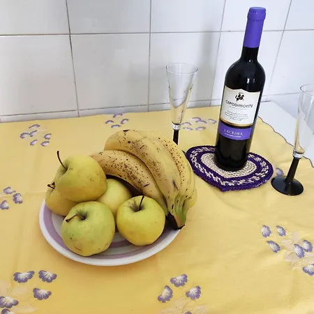 Residenza Della Baronessa 3bdr Charm Fronte Cinema شقة